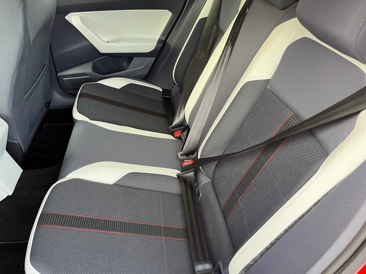 2018 VOLKSWAGEN POLO 1.0 beats Hatchback 5dr Petrol Manual Euro 6 (s/s) (65 ps) - vehicle photo 35 for sale on PureCar