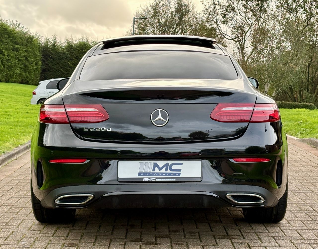 2018 MERCEDES E CLASS 2.0 E220d AMG Line (Premium) Coupe 2dr Diesel G-Tronic+ Euro 6 (s/s) (194 p - vehicle photo 9 for sale on PureCar
