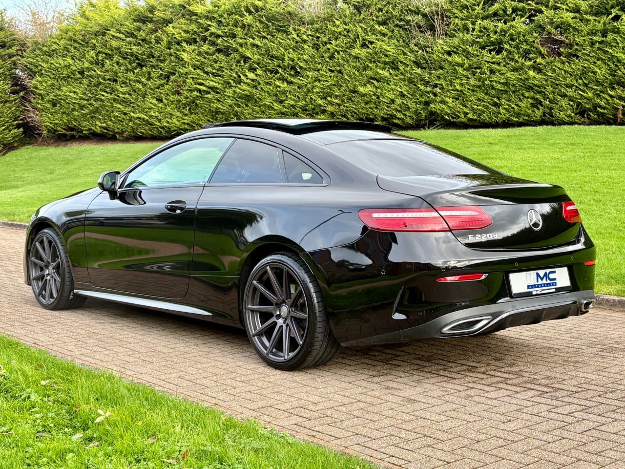 2018 MERCEDES E CLASS 2.0 E220d AMG Line (Premium) Coupe 2dr Diesel G-Tronic+ Euro 6 (s/s) (194 p - vehicle photo 4 for sale on PureCar