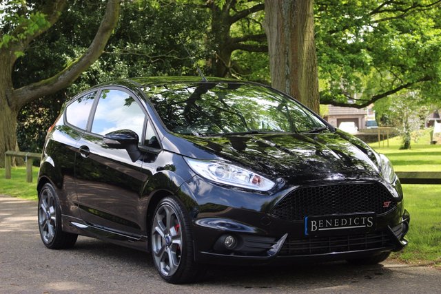 2014 64 Ford Fiesta 1.6 ST-2 3d 180 BHP