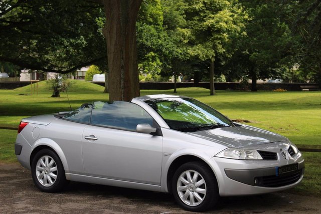2006 56 Renault Megane 1.6 DYNAMIQUE VVT 2d 110 BHP