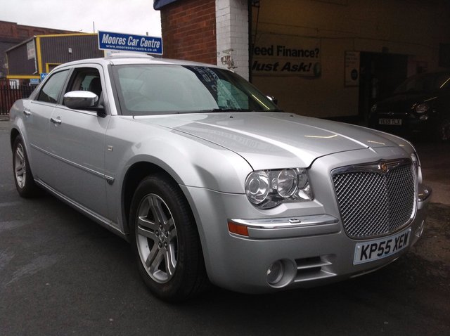 2005 55 Chrysler 300c 3.5 V6 RHD 4d AUTO 250 BHP