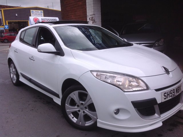 2009 59 Renault Megane 1.6 DYNAMIQUE VVT 5d 110 BHP