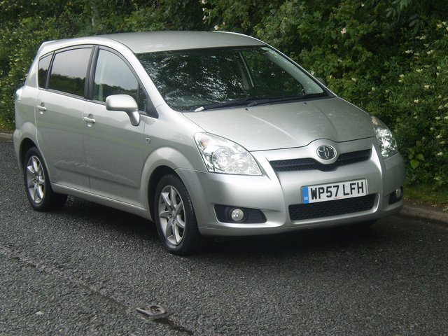 2007 57 Toyota Corolla 2.2 VERSO SR D-4D 5d 135 BHP