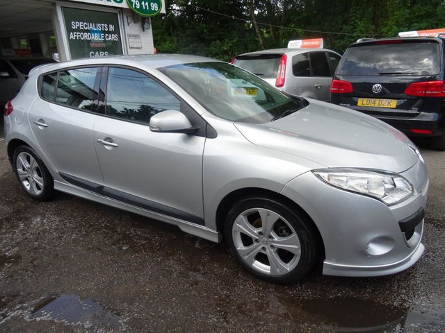2009 59 Renault Megane 1.6 DYNAMIQUE VVT 5d 110 BHP