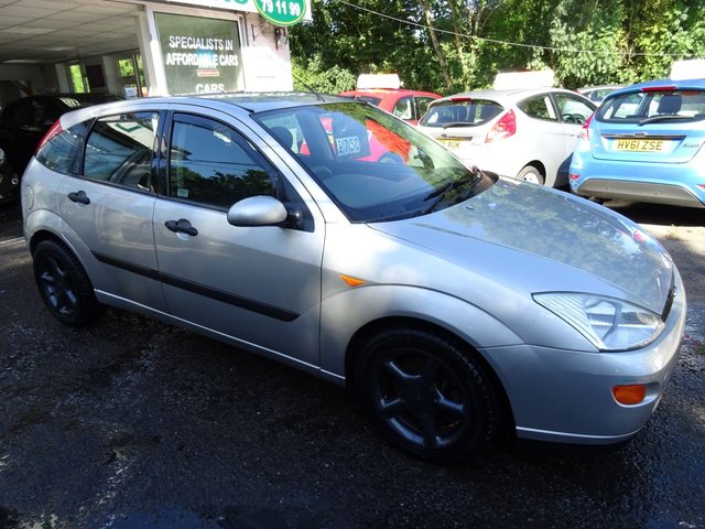 2000 Ford Focus 1.8 LX 5d 113 BHP