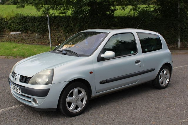 2002 02 Renault Clio 1.1 DYNAMIQUE 16V 3d 75 BHP