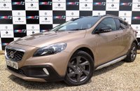 USED 2013 13 VOLVO V40 2.0 D3 CROSS COUNTRY LUX 5d AUTO 148 BHP 1 Owner, FDSH, Pan Roof!