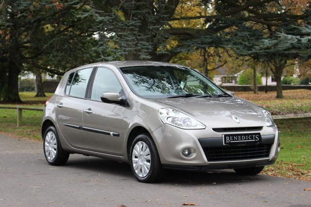 2009 59 Renault Clio 1.6 EXPRESSION VVT 5d AUTO 110 BHP